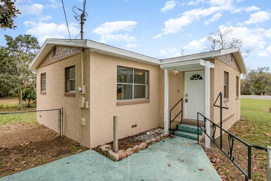 350 W Lakeview Ave., Eustis, FL 32726