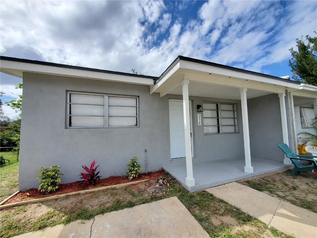 230 W Towne Pl., Titusville, FL 32796