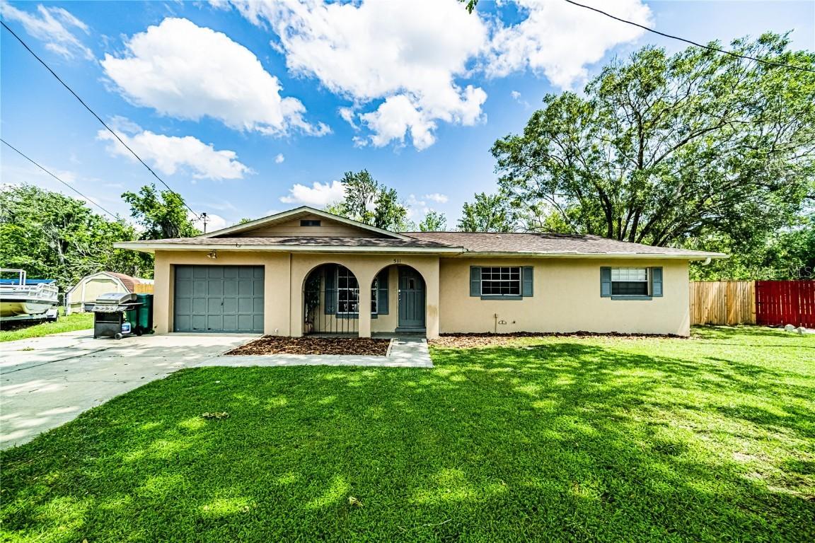 511 Floral Cir., Eustis, FL 32726
