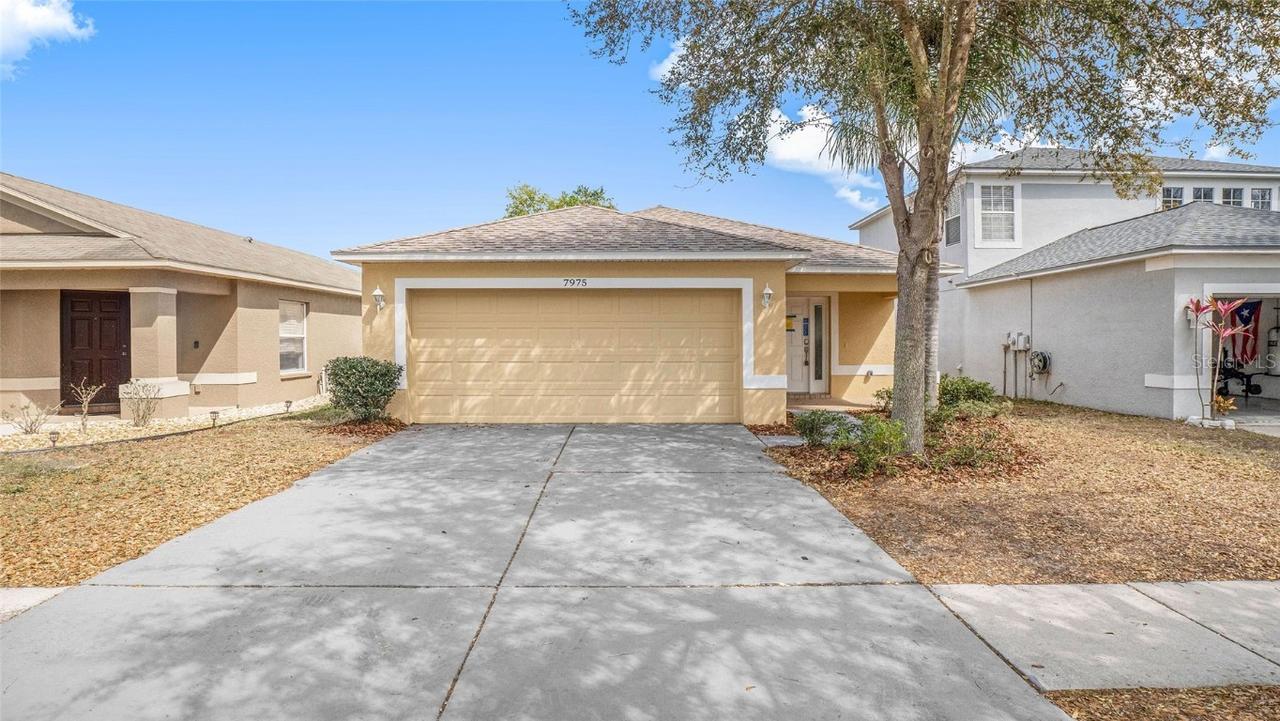 7975 Carriage Pointe Dr., Gibsonton, FL 33534