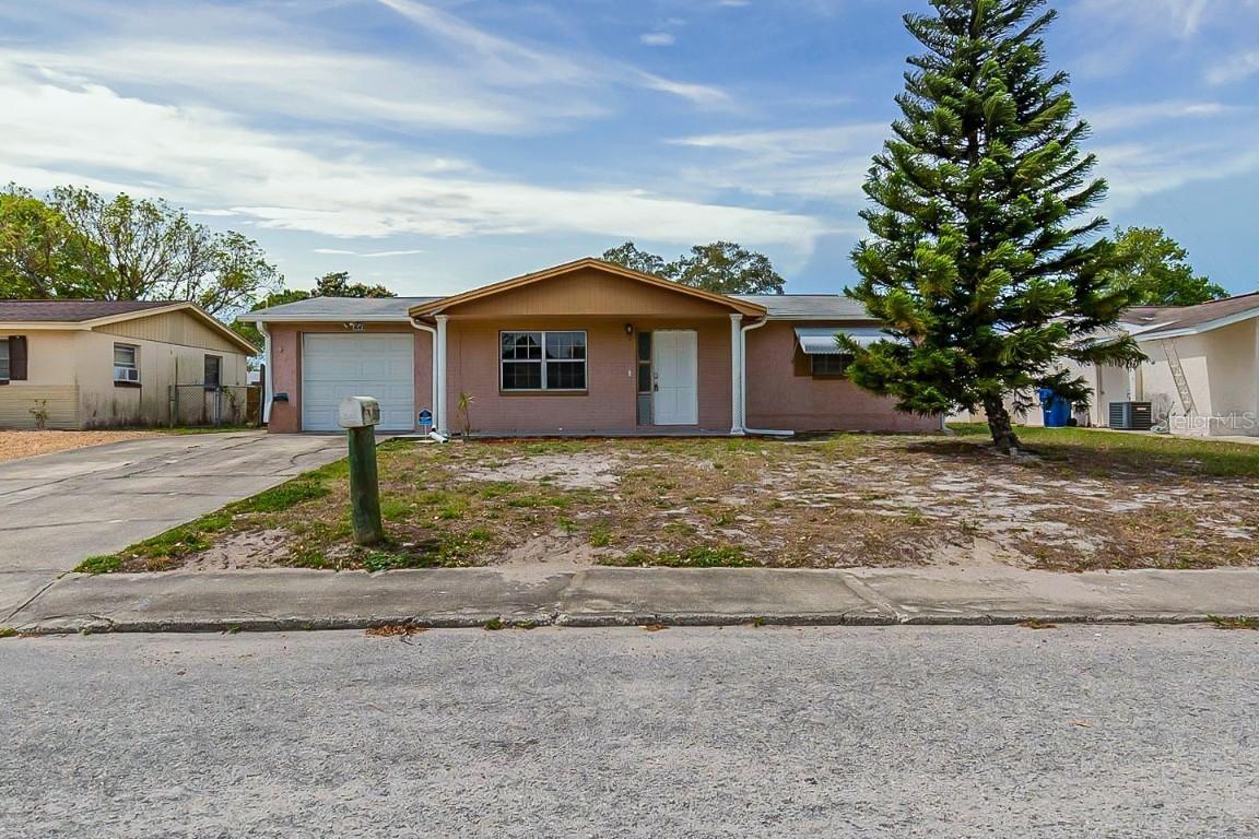 1441 Russel Ln., Holiday, FL 34691