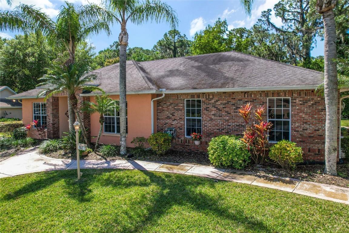 860 Vindale Rd., Tavares, FL 32778