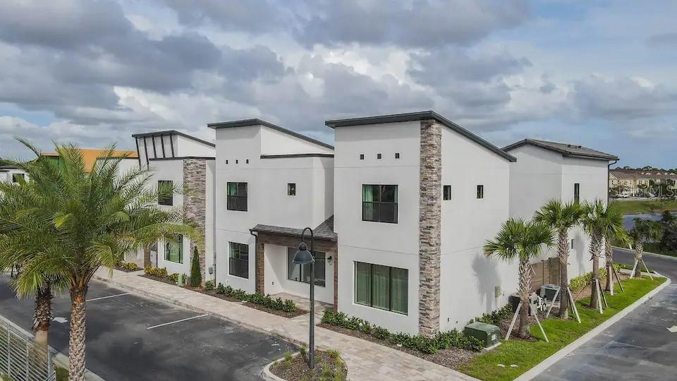 324 Villa Domani Ct., Davenport, FL 33896