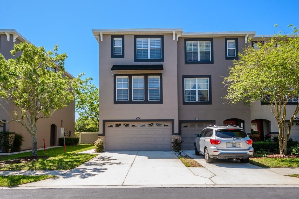 2418 Middleton Grove Dr., Brandon, FL 33511