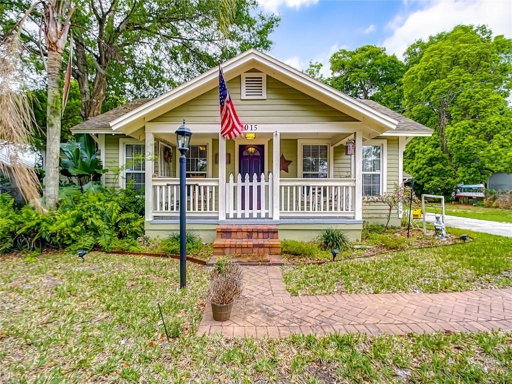 1015 N Clayton St., Mount Dora, FL 32757