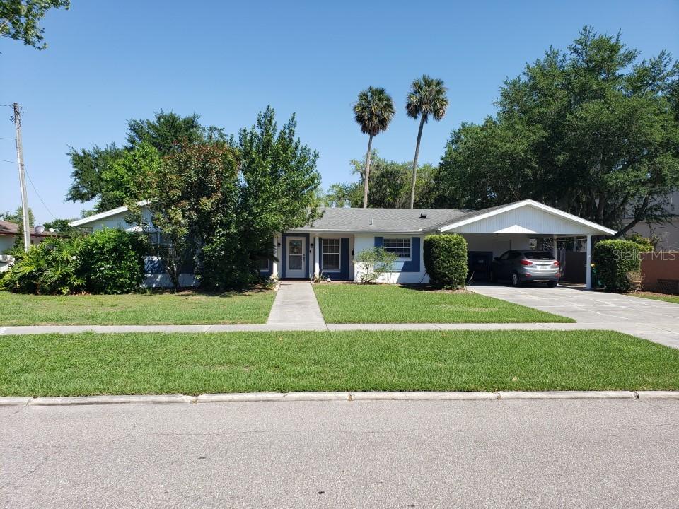 920 Orange Ave., Tavares, FL 32778