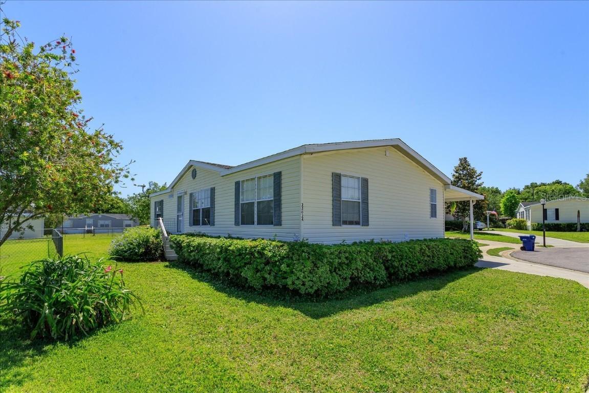 25024 Begonia Ct., Astatula, FL 34705