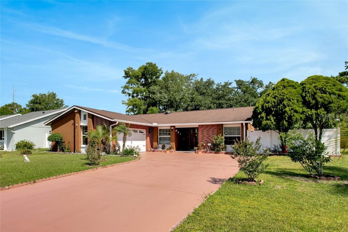 14 S Flag Dr., Kissimmee, FL 34759