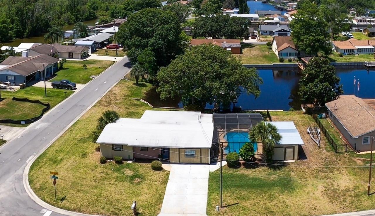 26611 Bimini Dr., Tavares, FL 32778