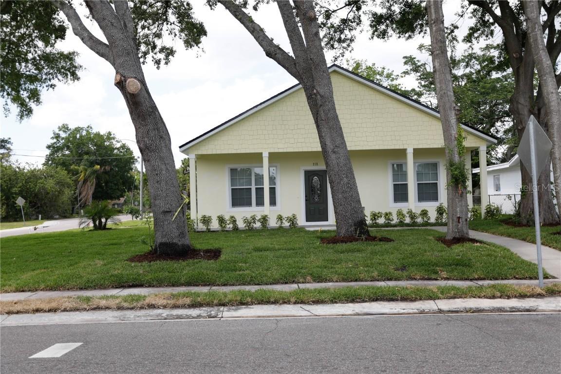215 Amador Cir., Orlando, FL 32810