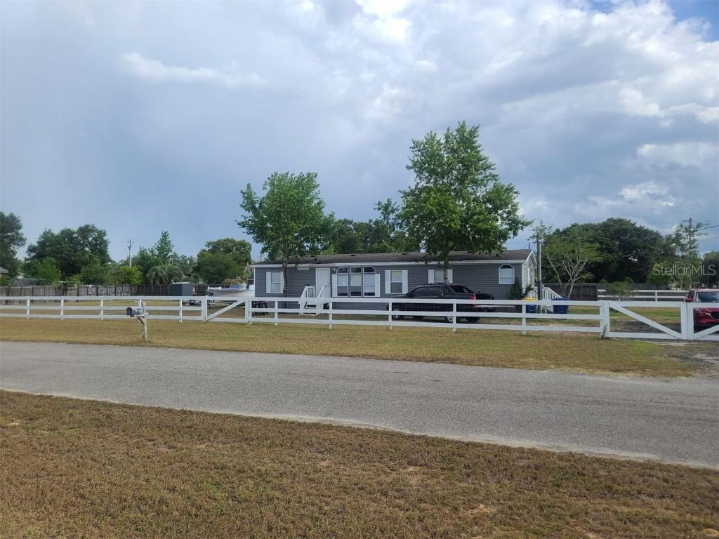 13740 Massachusetts Ave., Astatula, FL 34705