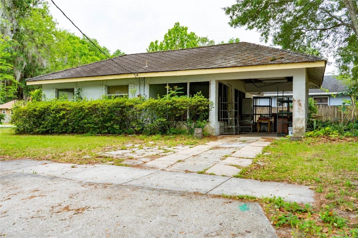 853 N Clayton St., Mount Dora, FL 32757