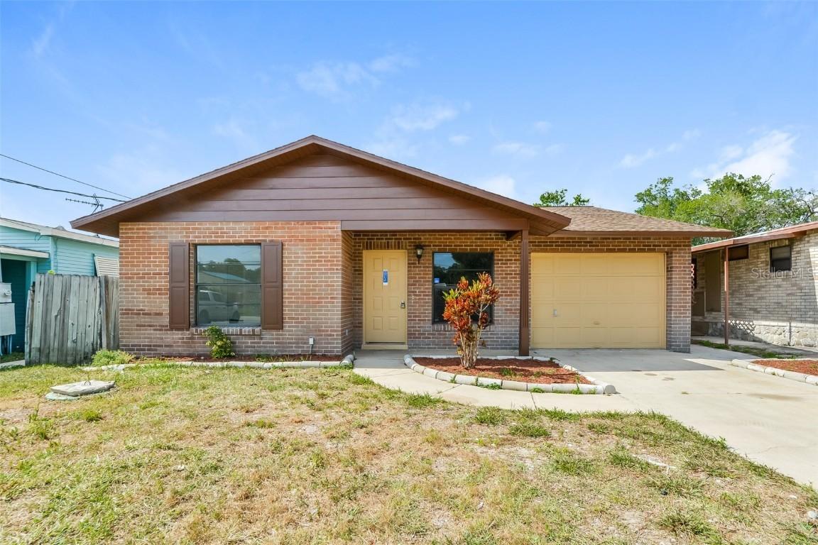 170 Gary Ave., Oak Hill, FL 32759