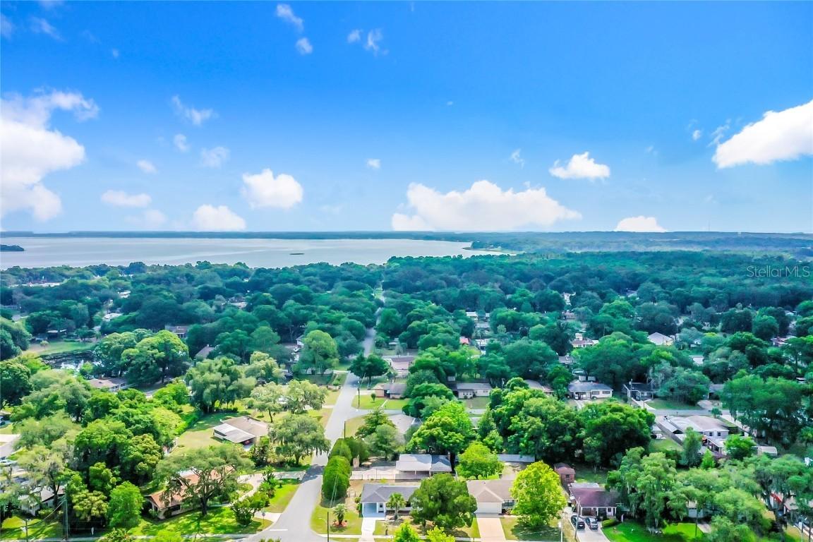 1016 Glenridge Dr., Leesburg, FL 34748