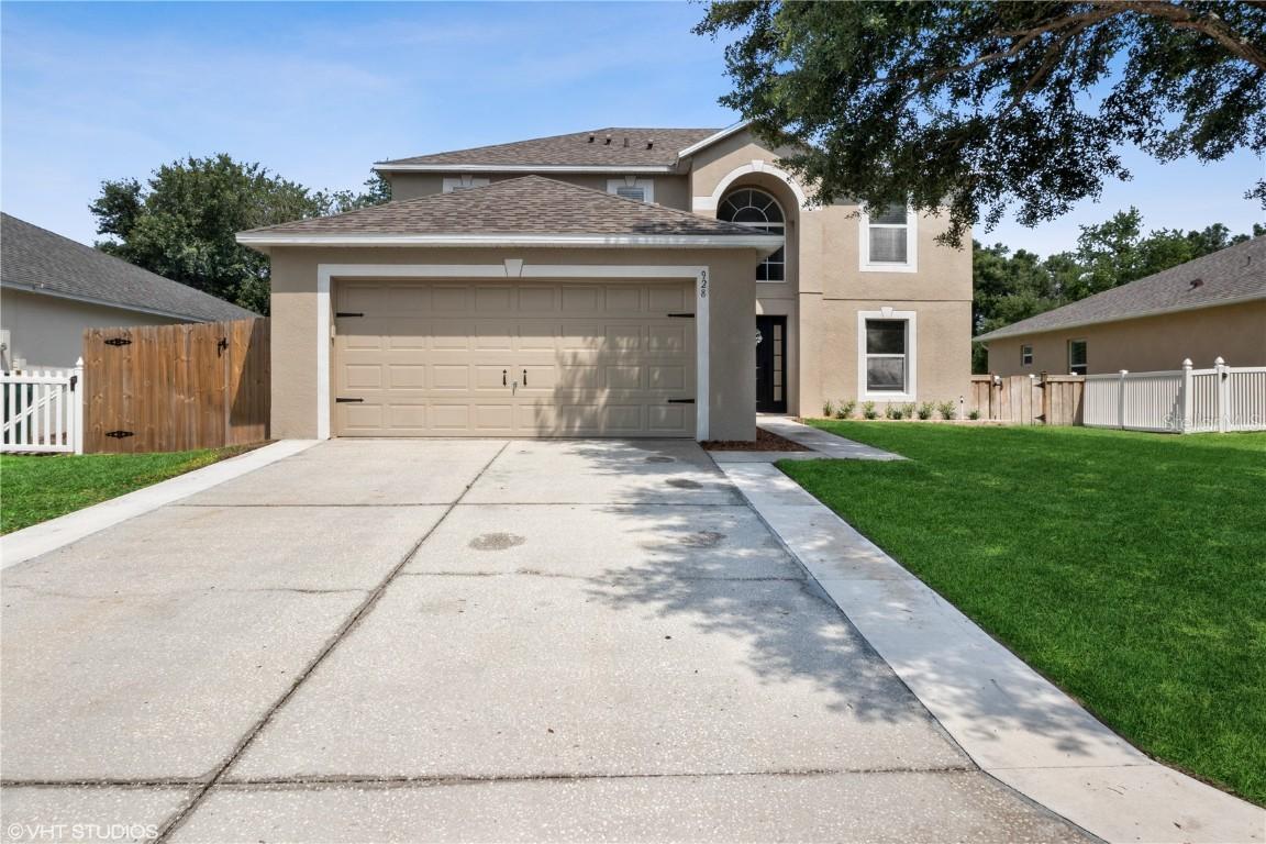 928 Vanderbilt Dr., Eustis, FL 32726