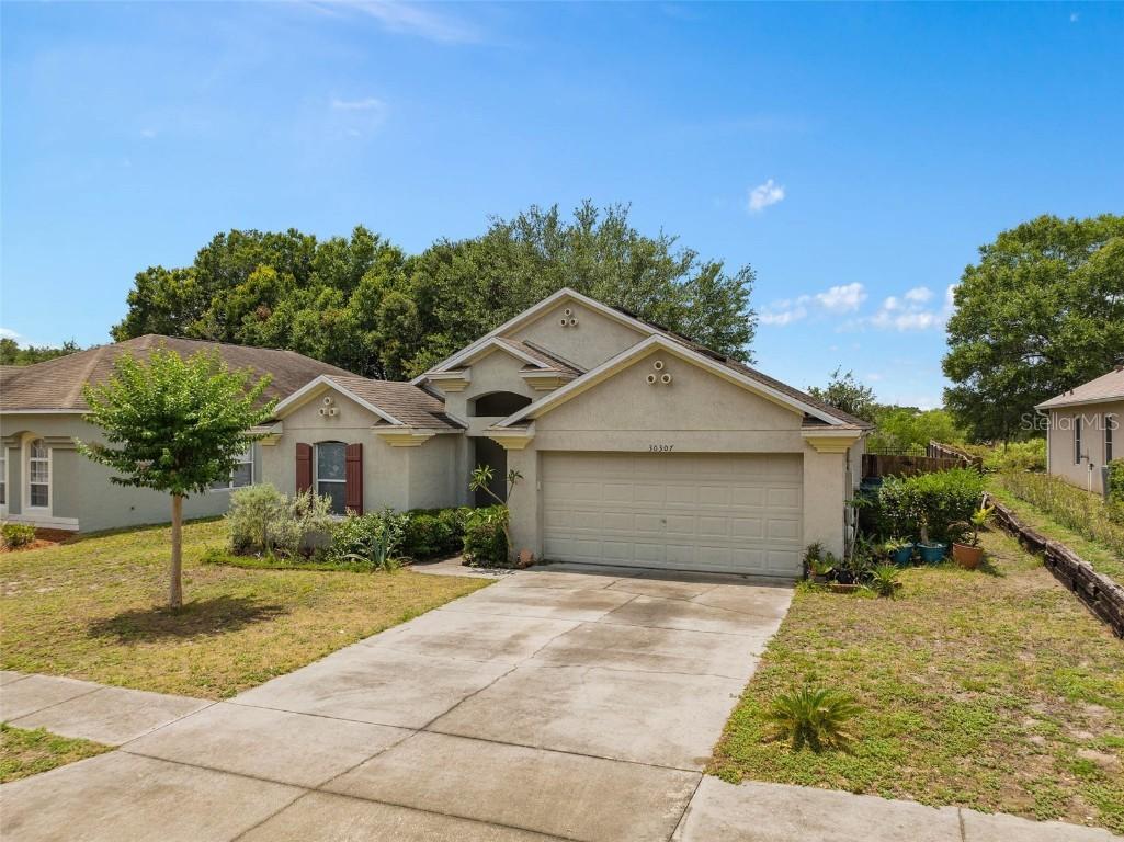 30307 Pga Dr., Sorrento, FL 32776