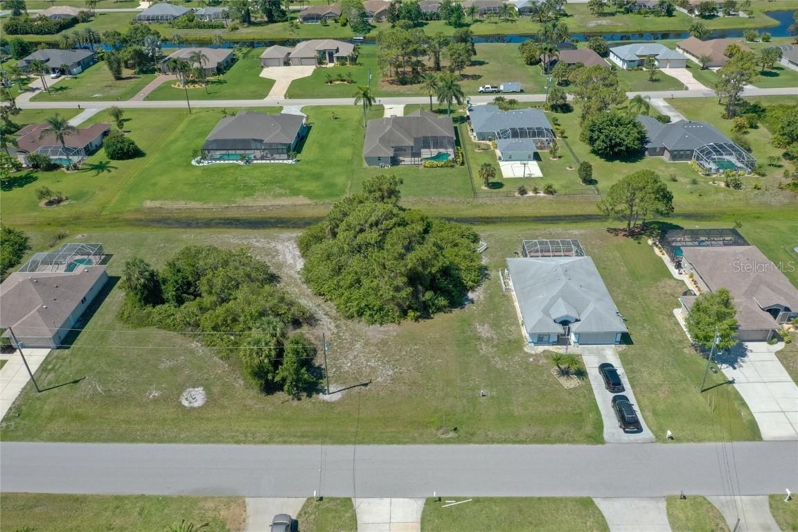 141 Jennifer Dr., Rotonda West, FL 33947