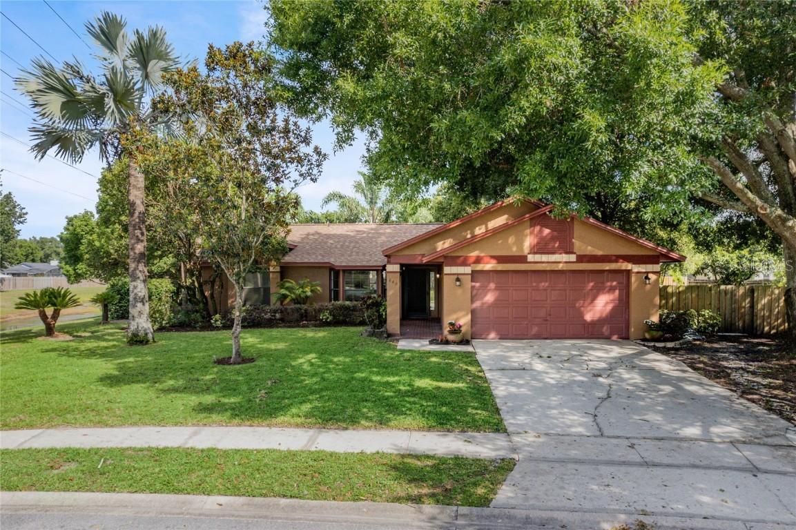 449 Lagoon Dr., Oviedo, FL 32765