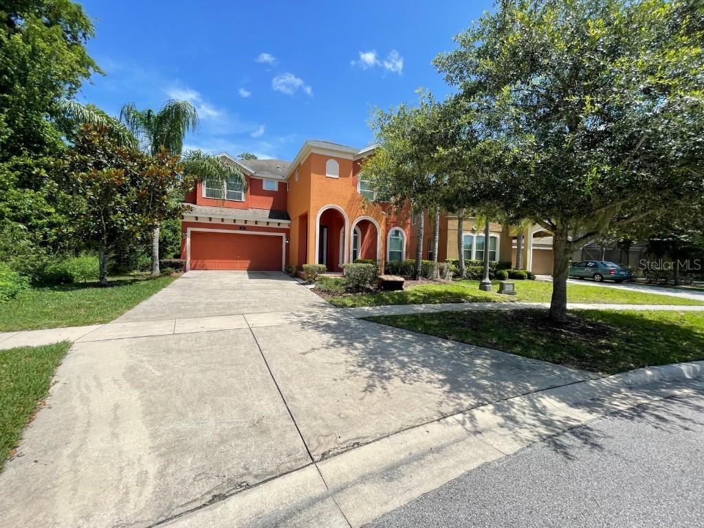 110 Las Fuentes Dr., Kissimmee, FL 34746