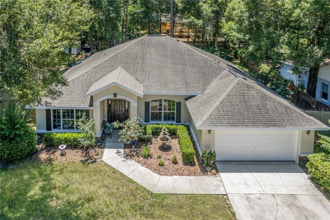 25124 Albia Ave., Sorrento, FL 32776