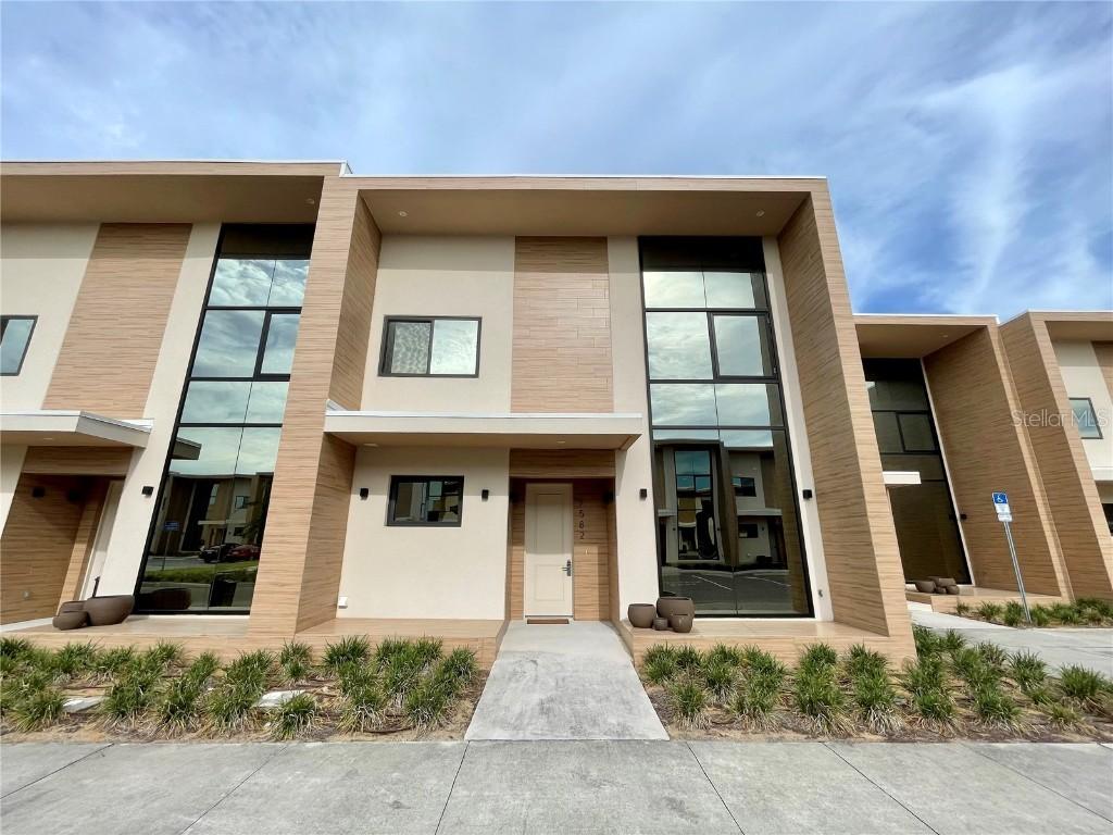 7582 Brooklyn Dr., Kissimmee, FL 34747