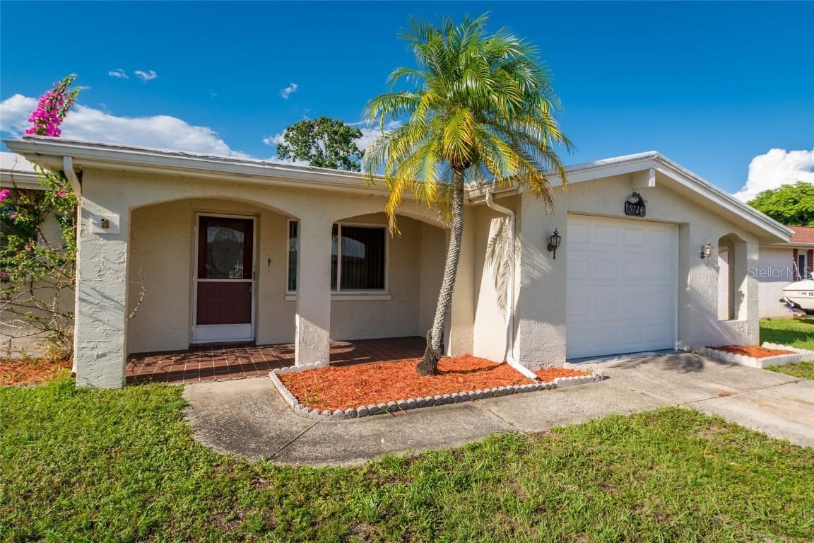9724 Lakeside Ln., Port Richey, FL 34668