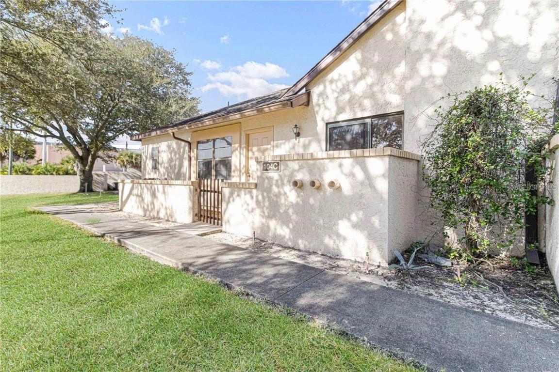 60 Pine Trak #104C, Ocala, FL 34472