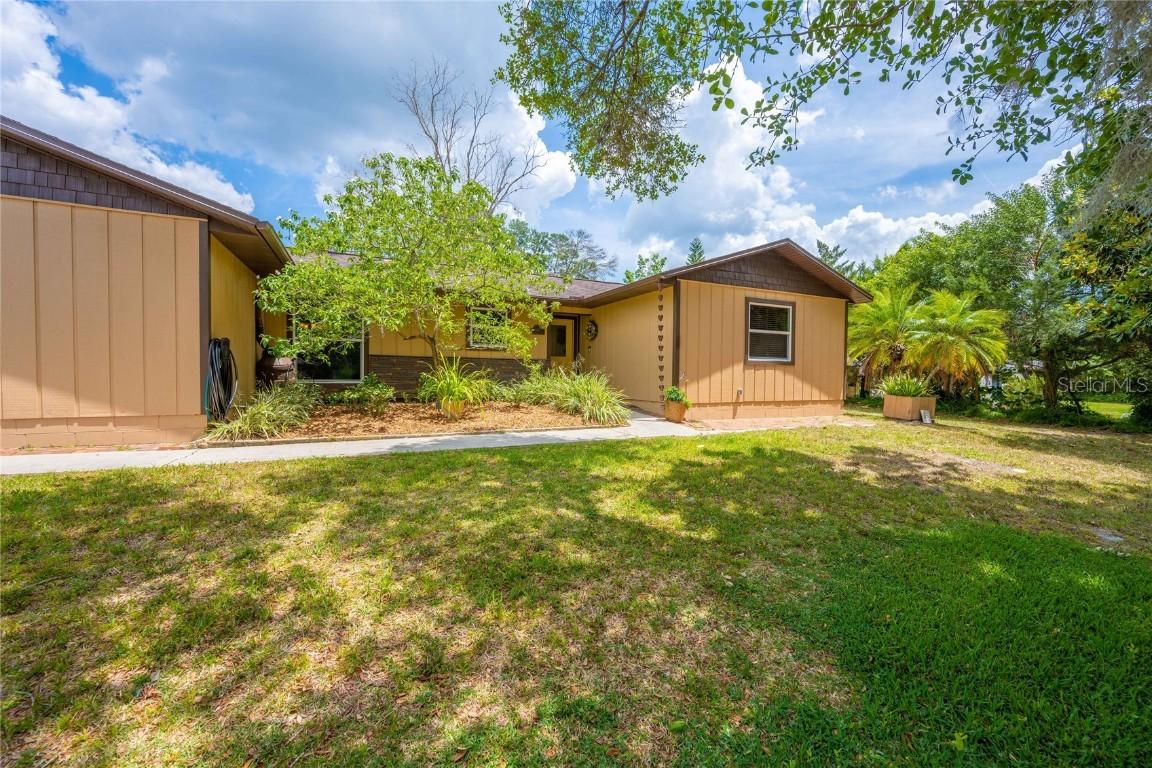 6045 Whispering Ln., Titusville, FL 32780