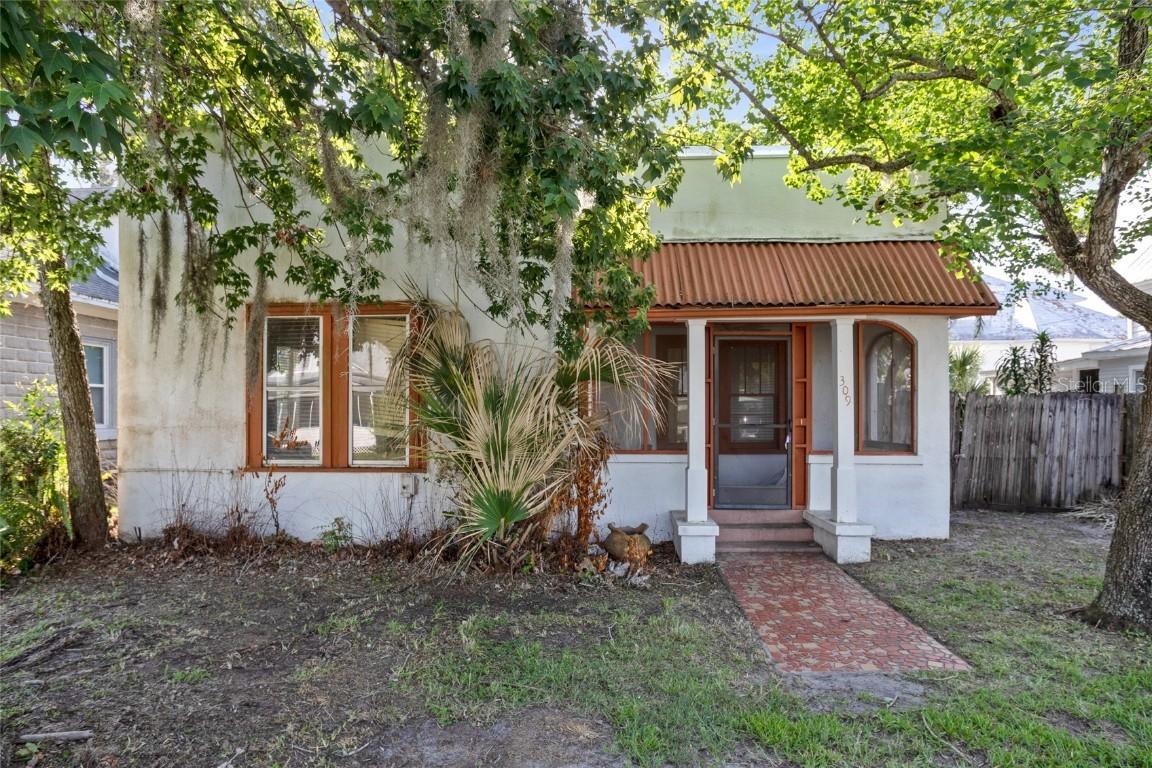 309 N Maple Ave., Kissimmee, FL 34741