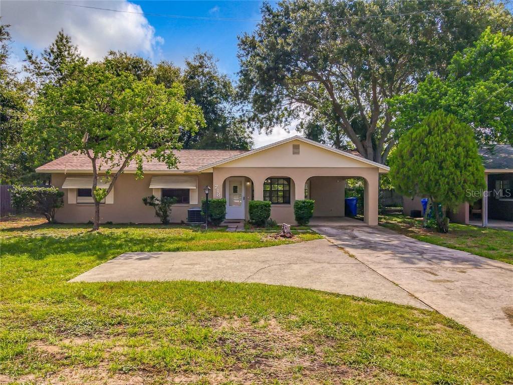 718 Dora Ave., Tavares, FL 32778