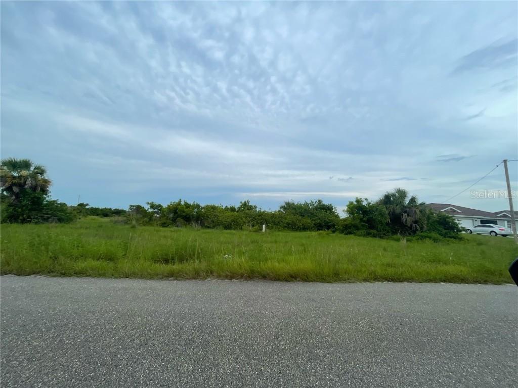 409 Grant Blvd., Lehigh Acres, FL 33974