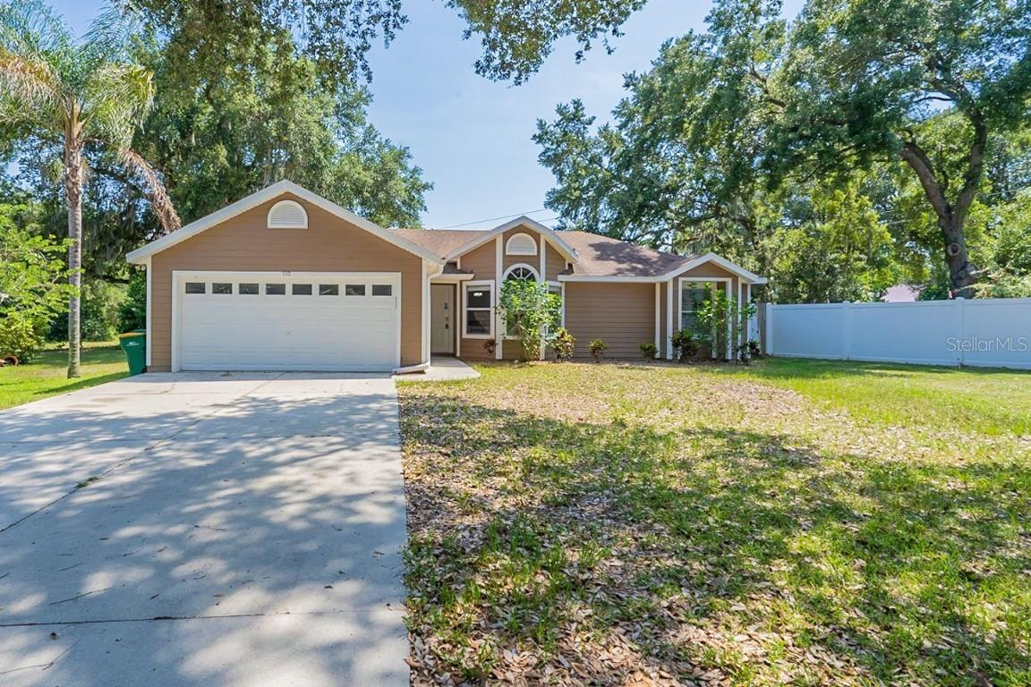 710 Kenmoore Ct., Eustis, FL 32726