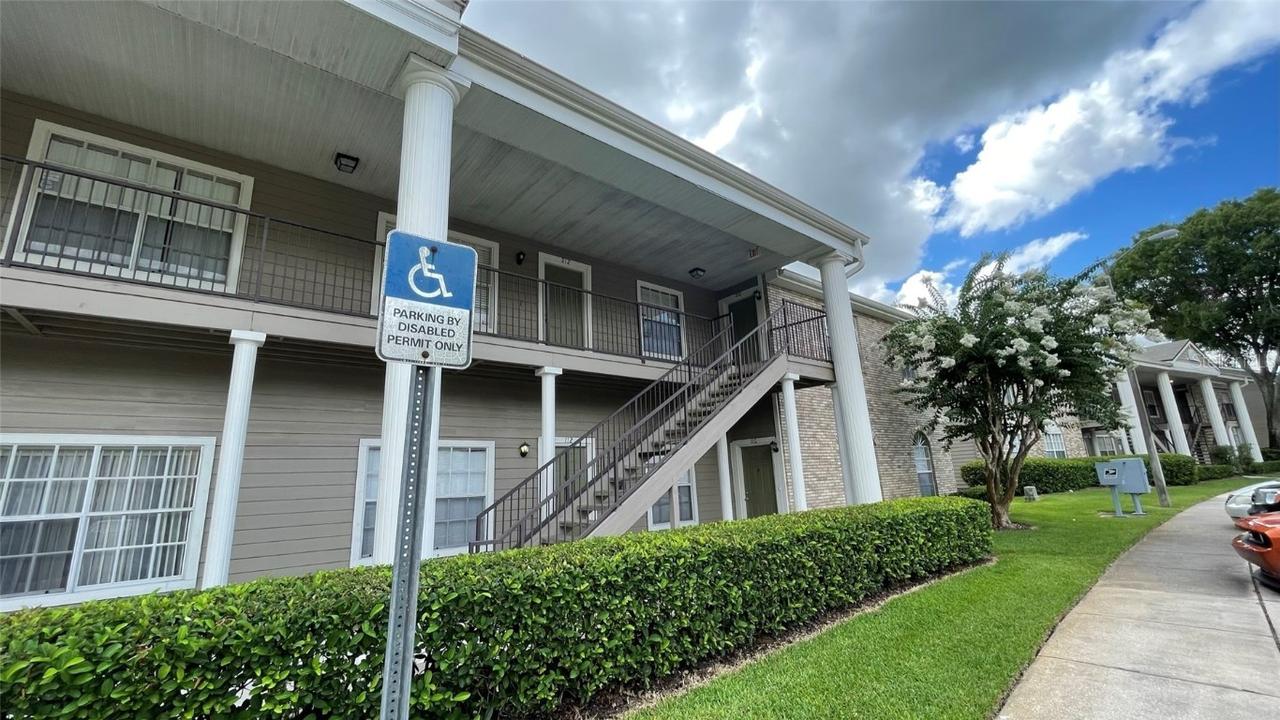 136 Reserve Cir. #216, Oviedo, FL 32765