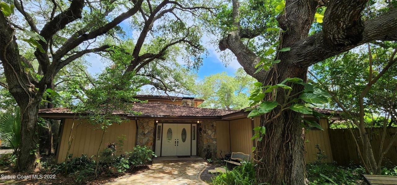450 Oakwood Ct., Merritt Island, FL 32953
