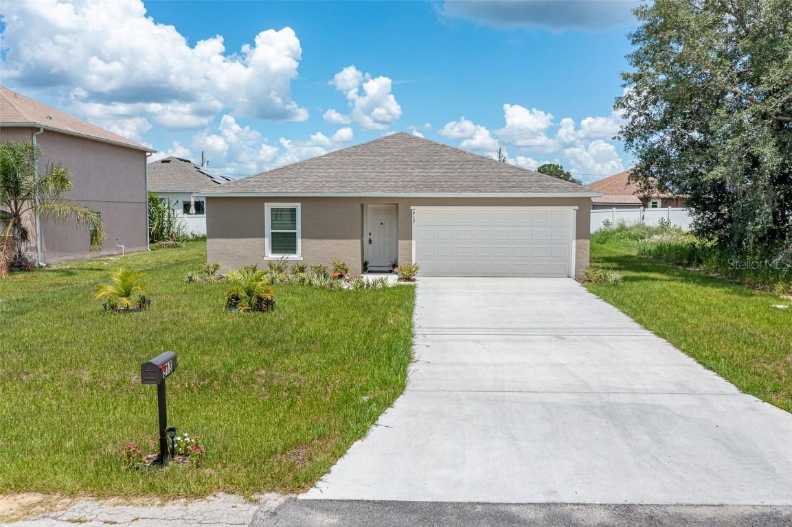 913 Gila Pl., Poinciana, FL 34759