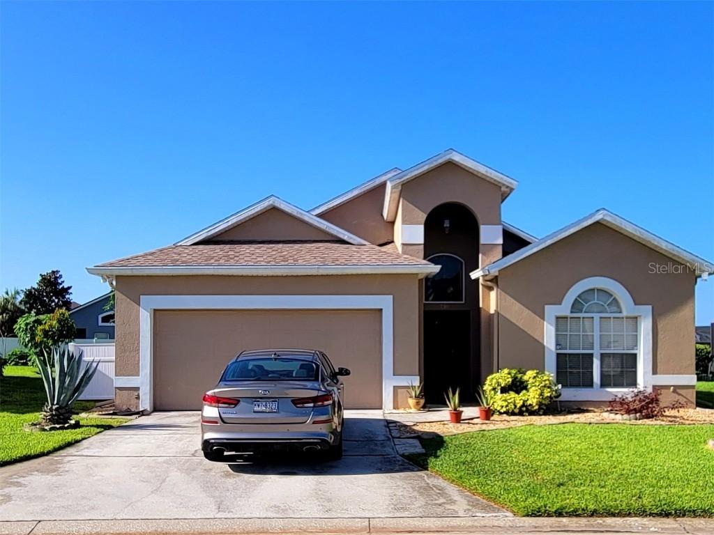 738 Corvina Dr., Davenport, FL 33897