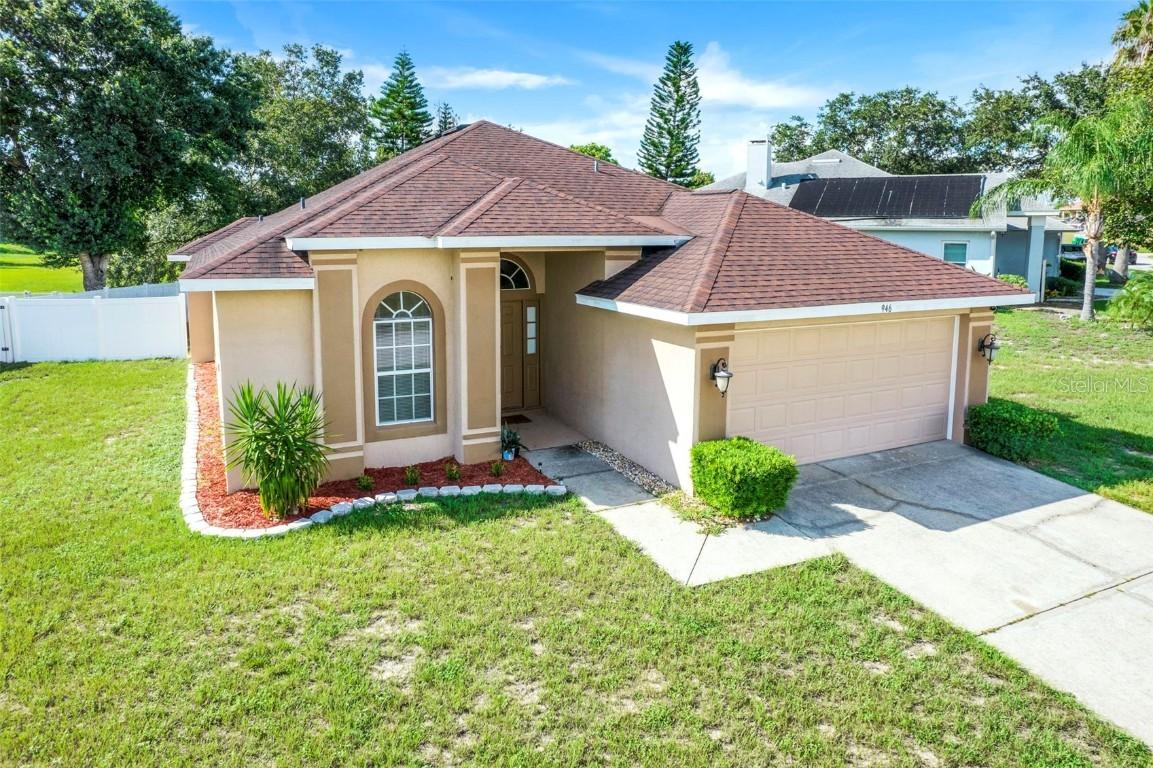 946 Berwick Dr., Davenport, FL 33897