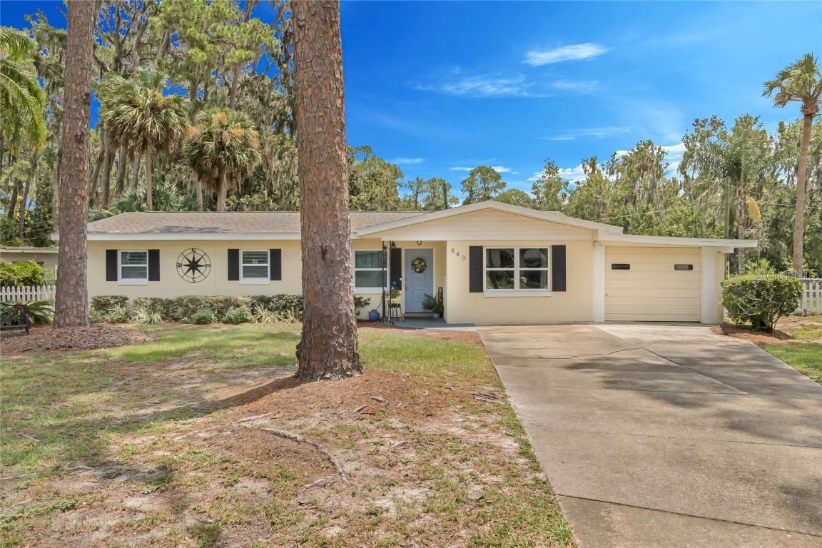840 W Woodward Ave., Eustis, FL 32726