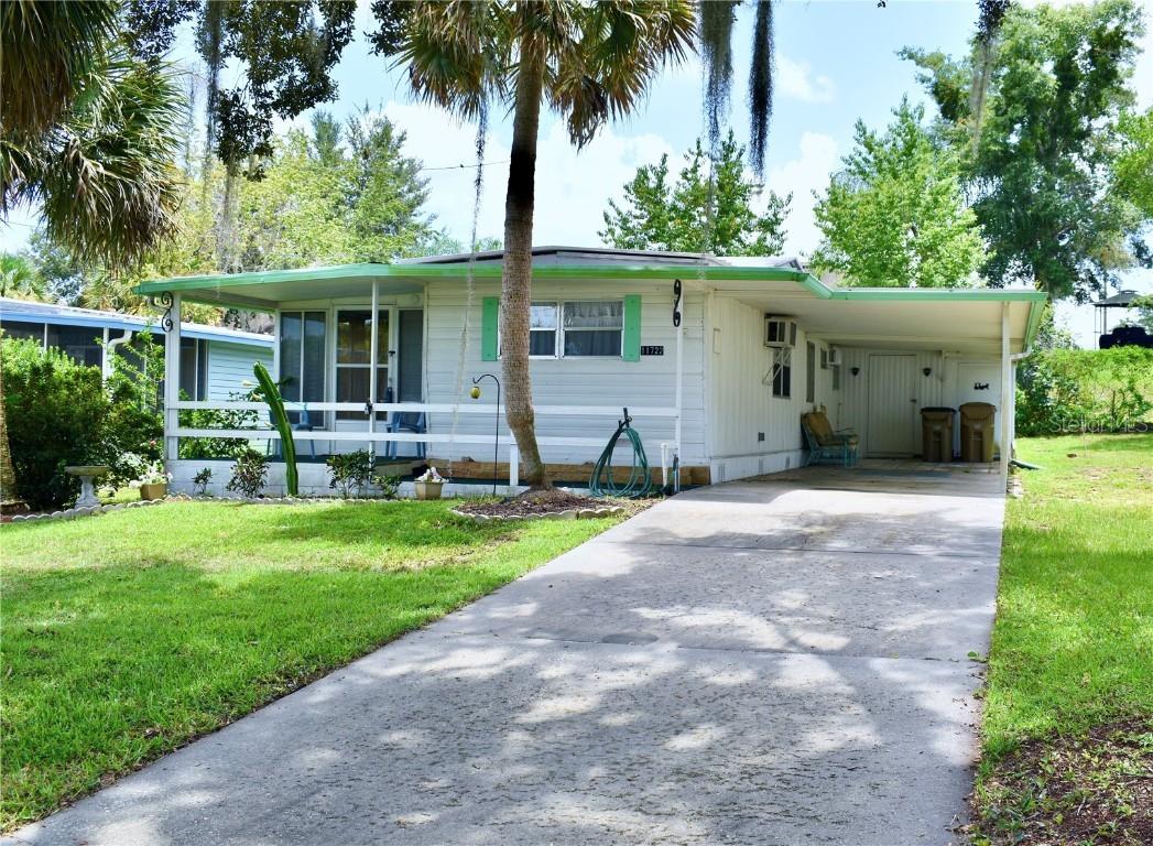 11722 Hickory Ln., Tavares, FL 32778