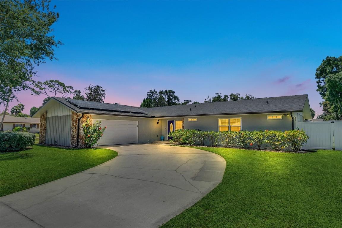 300 Larkwood Dr., Sanford, FL 32771