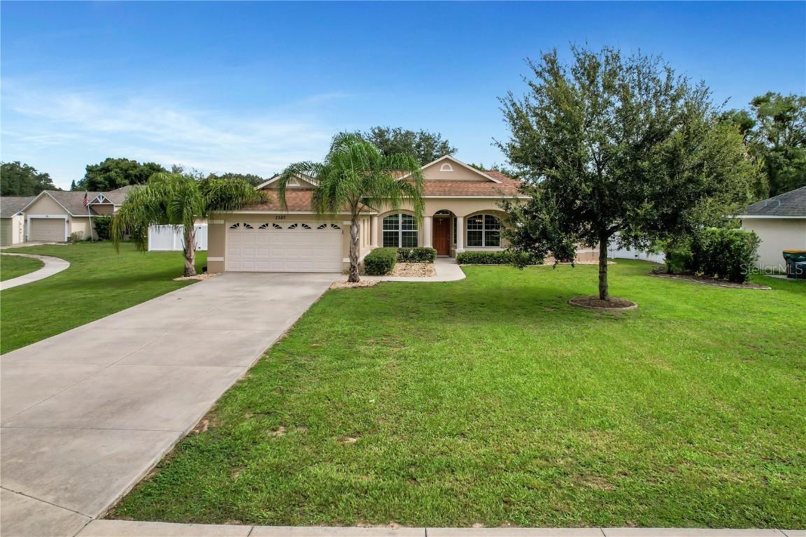 2585 W Moonlight Ln., Eustis, FL 32726