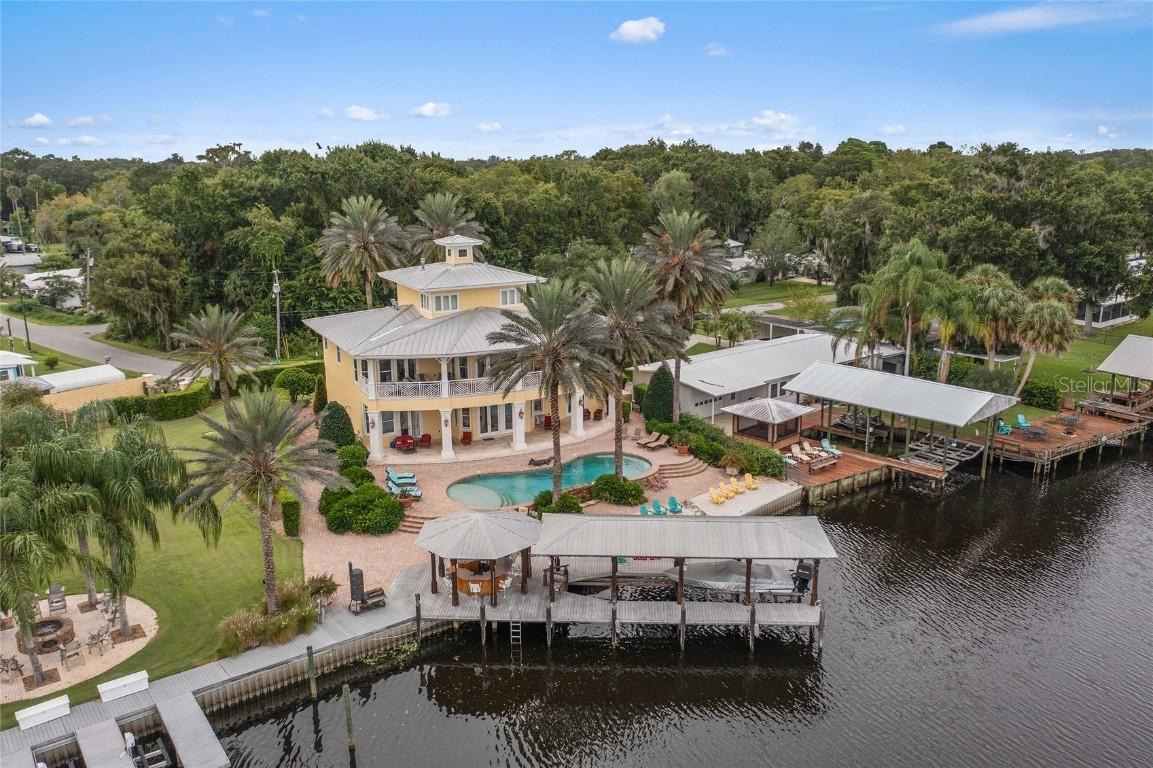 56230 Redbud Rd., Astor, FL 32102