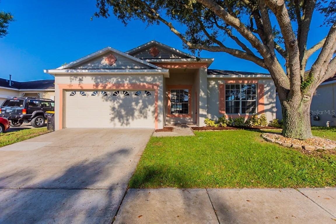 243 Symphony Pl., Davenport, FL 33896