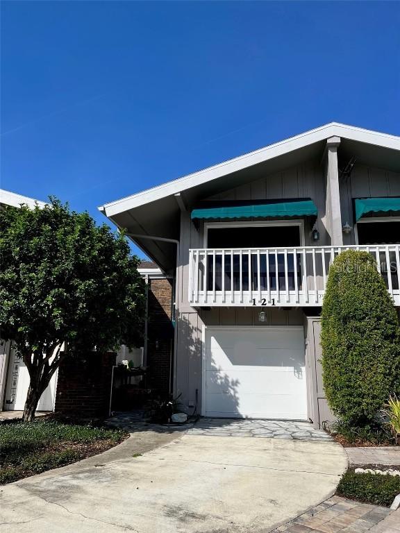 121 Lagoon Ct., New Smyrna Beach, FL 32169