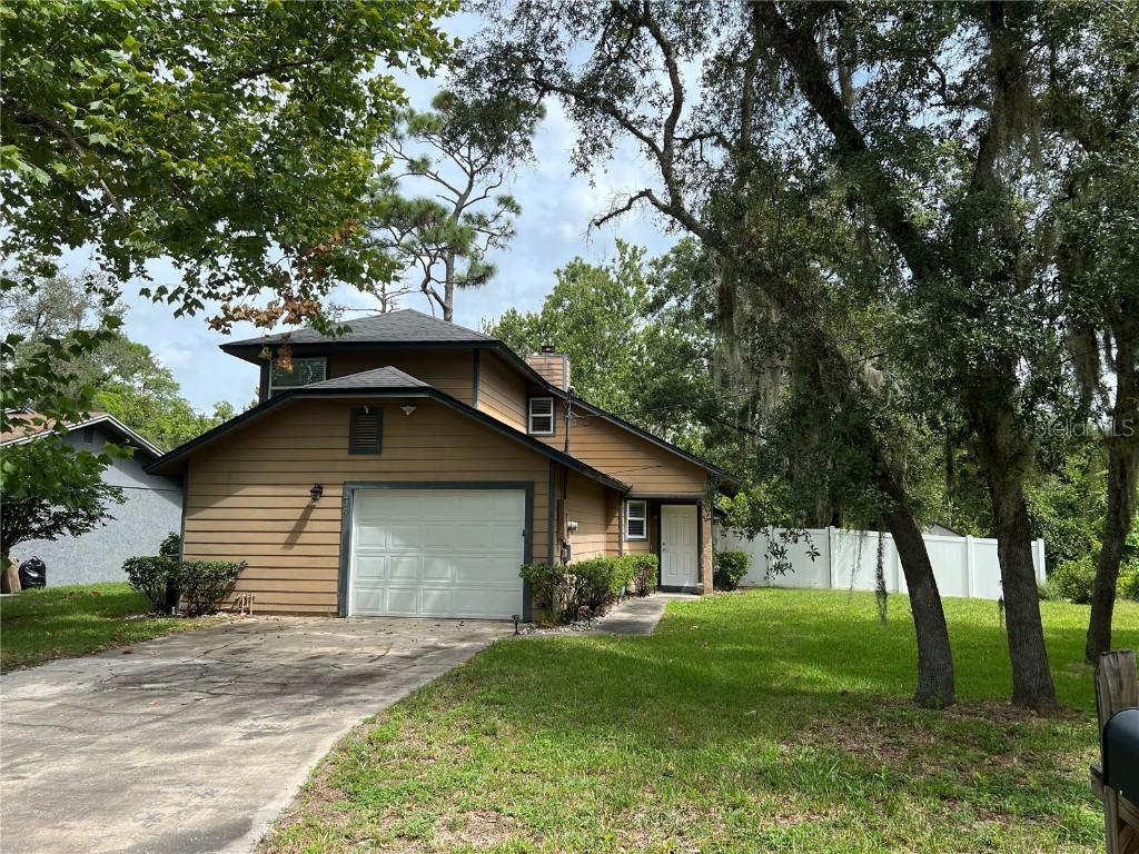 210 W 11th St., Chuluota, FL 32766