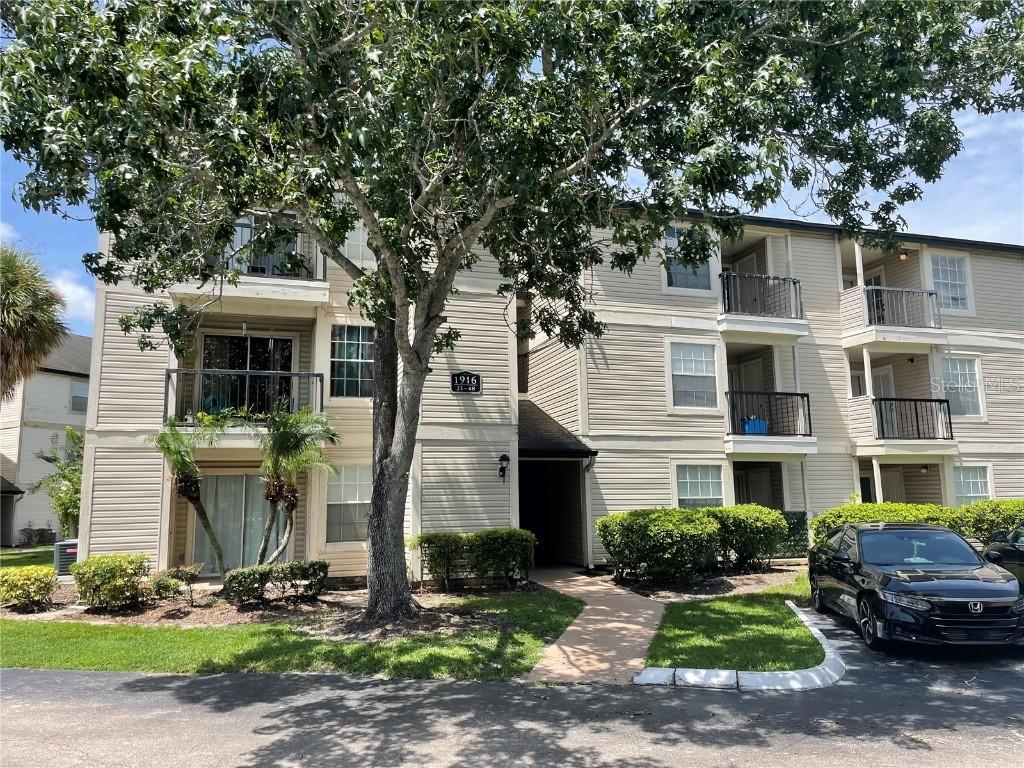 1916 Lake Atriums Cir. #48, Orlando, FL 32839