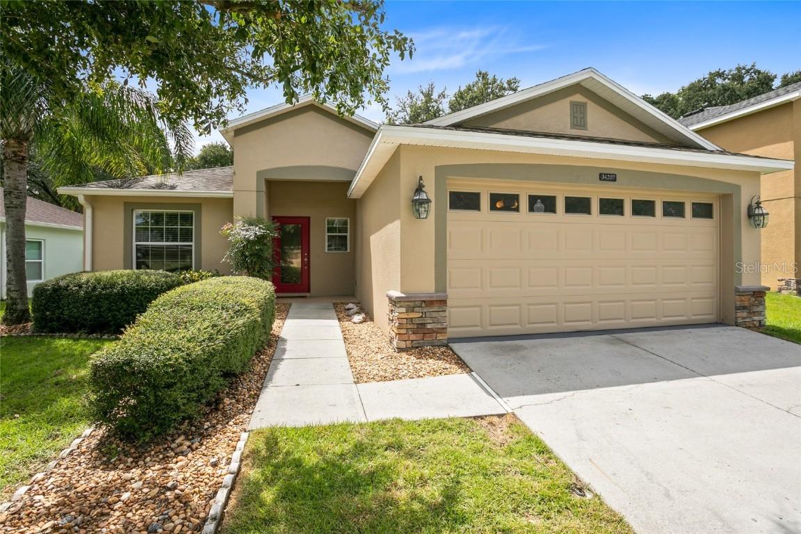 34207 Alameda Dr., Sorrento, FL 32776