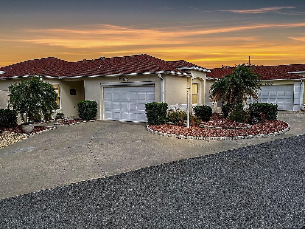 1413 Almanza Dr., The Villages, FL 32159