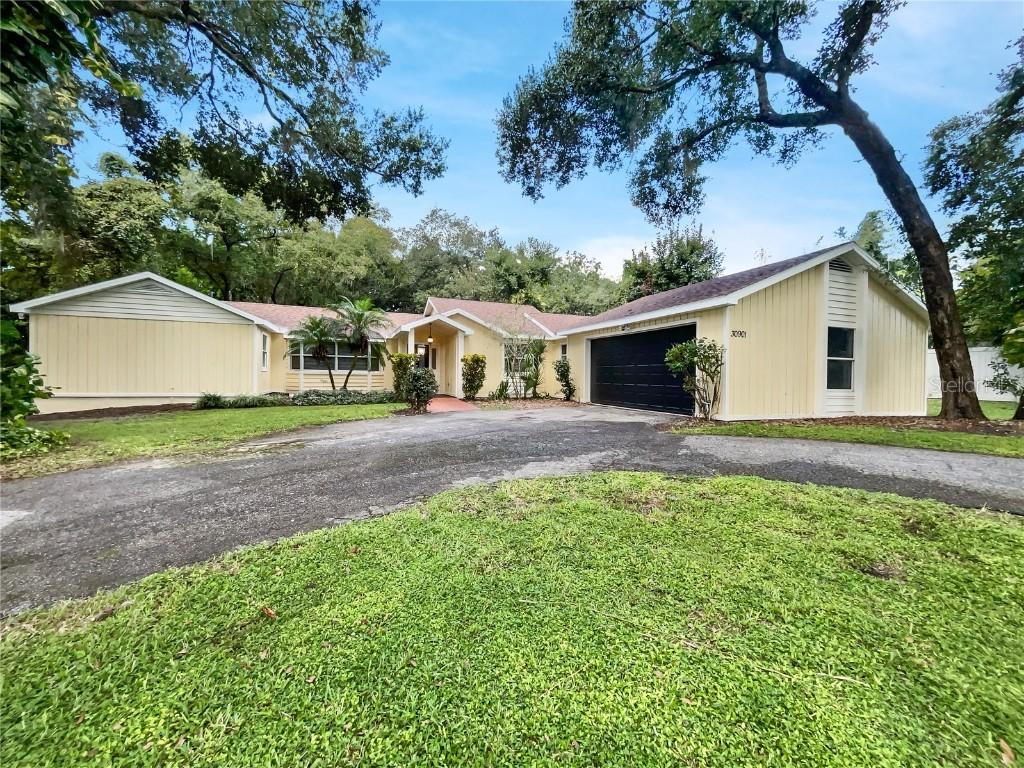 30901 Mission Ave., Tavares, FL 32778