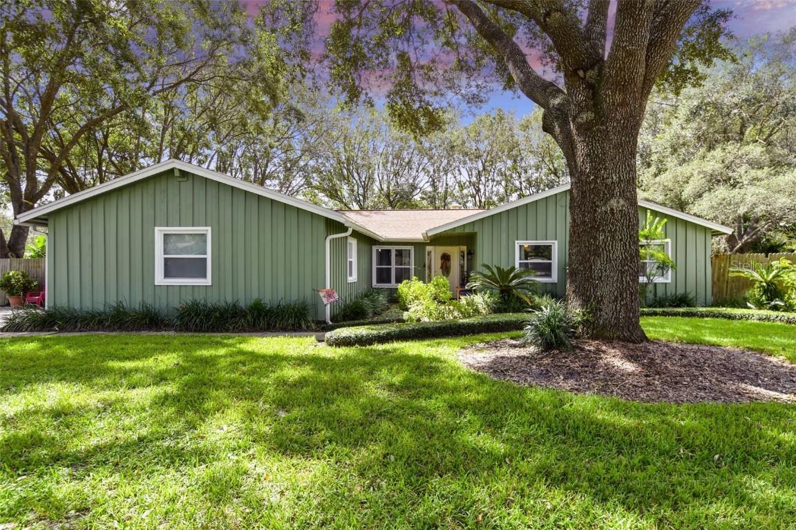 220 W Cumberland Cir., Longwood, FL 32779